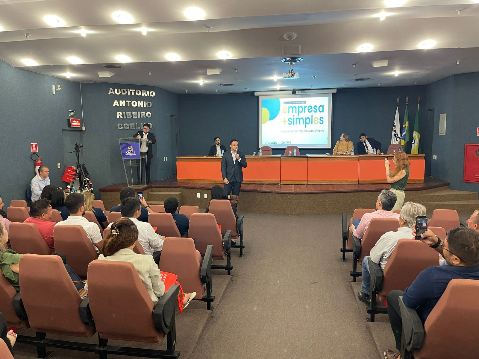 Jucec participa de mesa redonda “Atualizações e Novas Tendências no Registro Empresarial” no CRC-CE