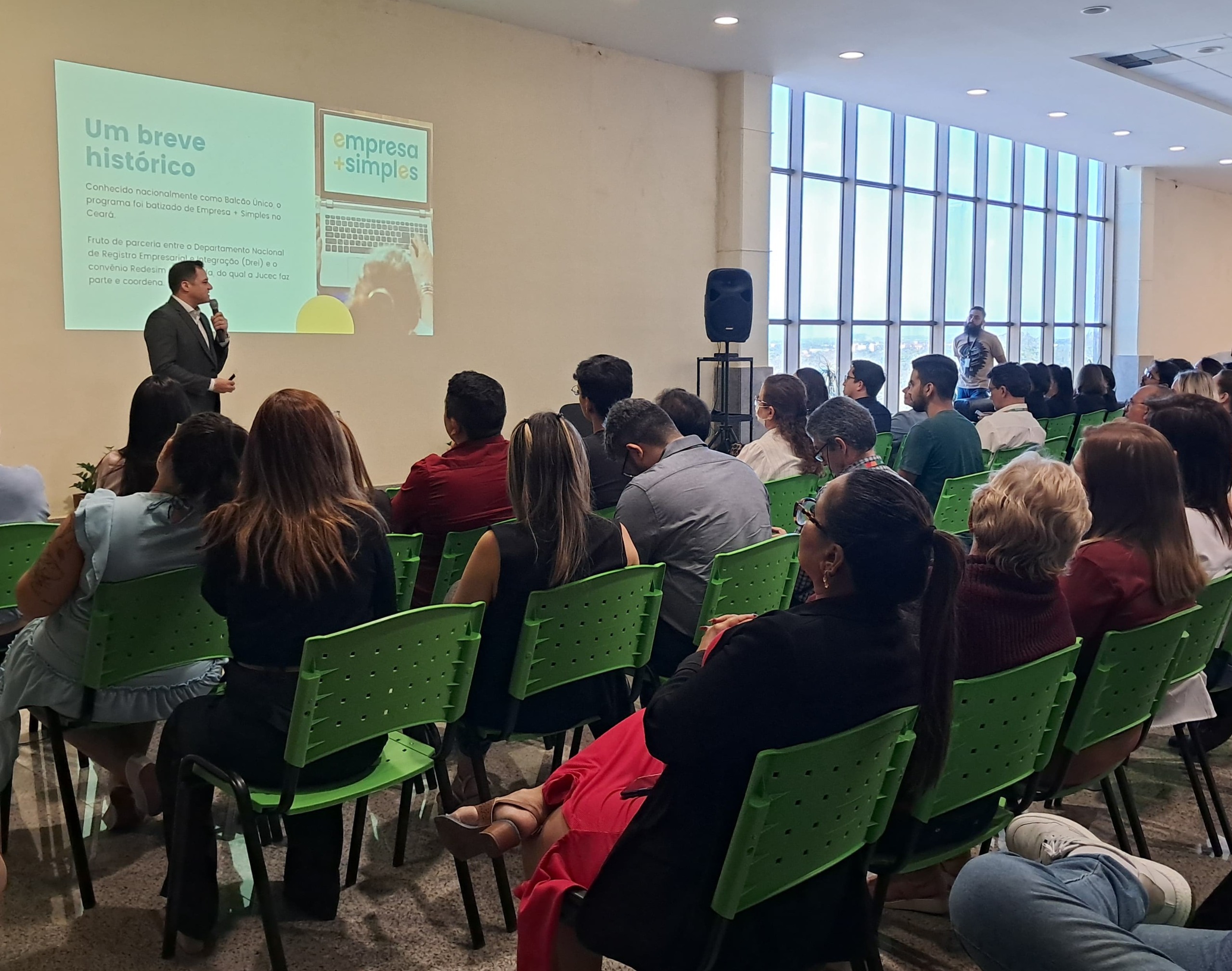 Ciclo de Palestras da SDE debate desburocratização na formalização de negócios com o programa Empresa + Simples