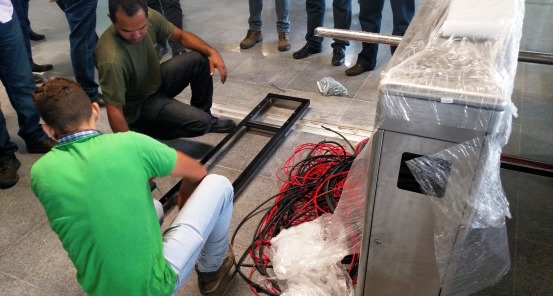 Instaladas primeiras catracas eletrônicas da Linha Sul do Metrô de Fortaleza