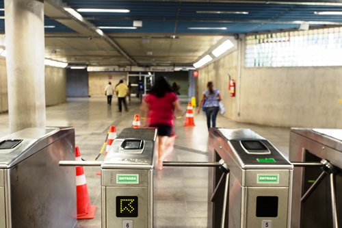 Metrô de Fortaleza inicia venda de passagens em cartões recarregáveis