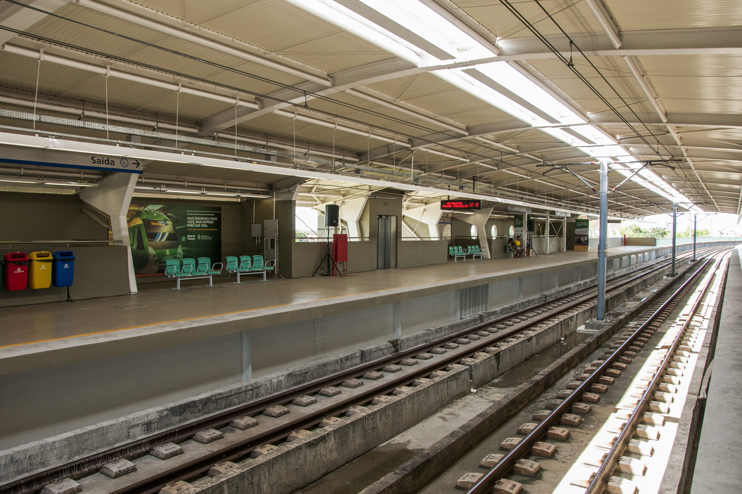 Estações JK e Padre Cícero do metrô terão placas para geração de energia solar