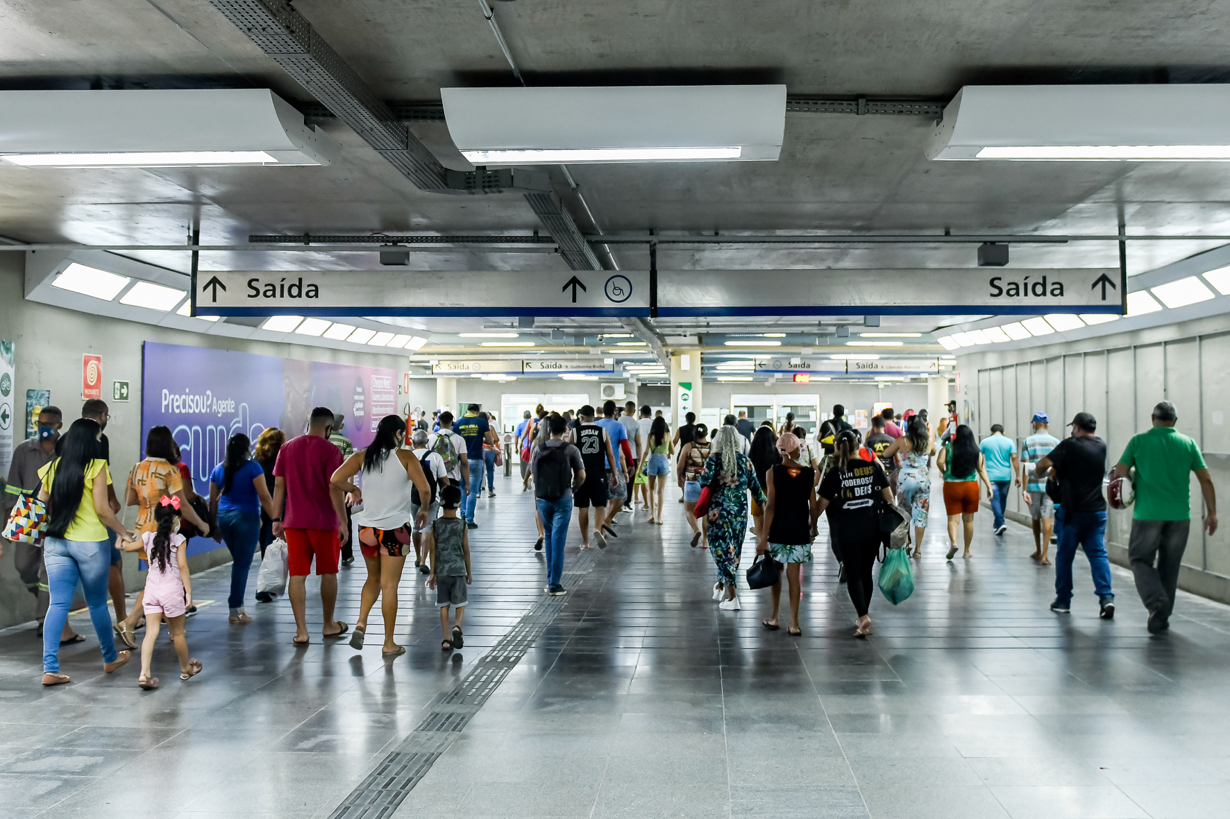 Embarque de crianças no metrô e VLTs: entenda seus direitos e os cuidados necessários