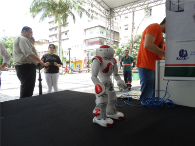 Participação do Nutec no Ciência na Praça atrai população