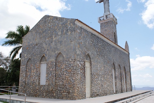 Laboratório de Engenharia Civil do Nutec faz análise estrutural da Igreja do Céu, em Viçosa do Ceará