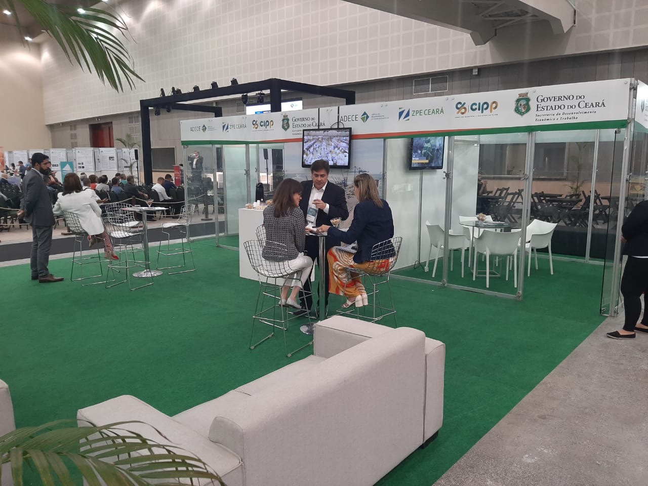 Governo do Ceará mostra potencial local em exposição internacional de rochas ornamentais