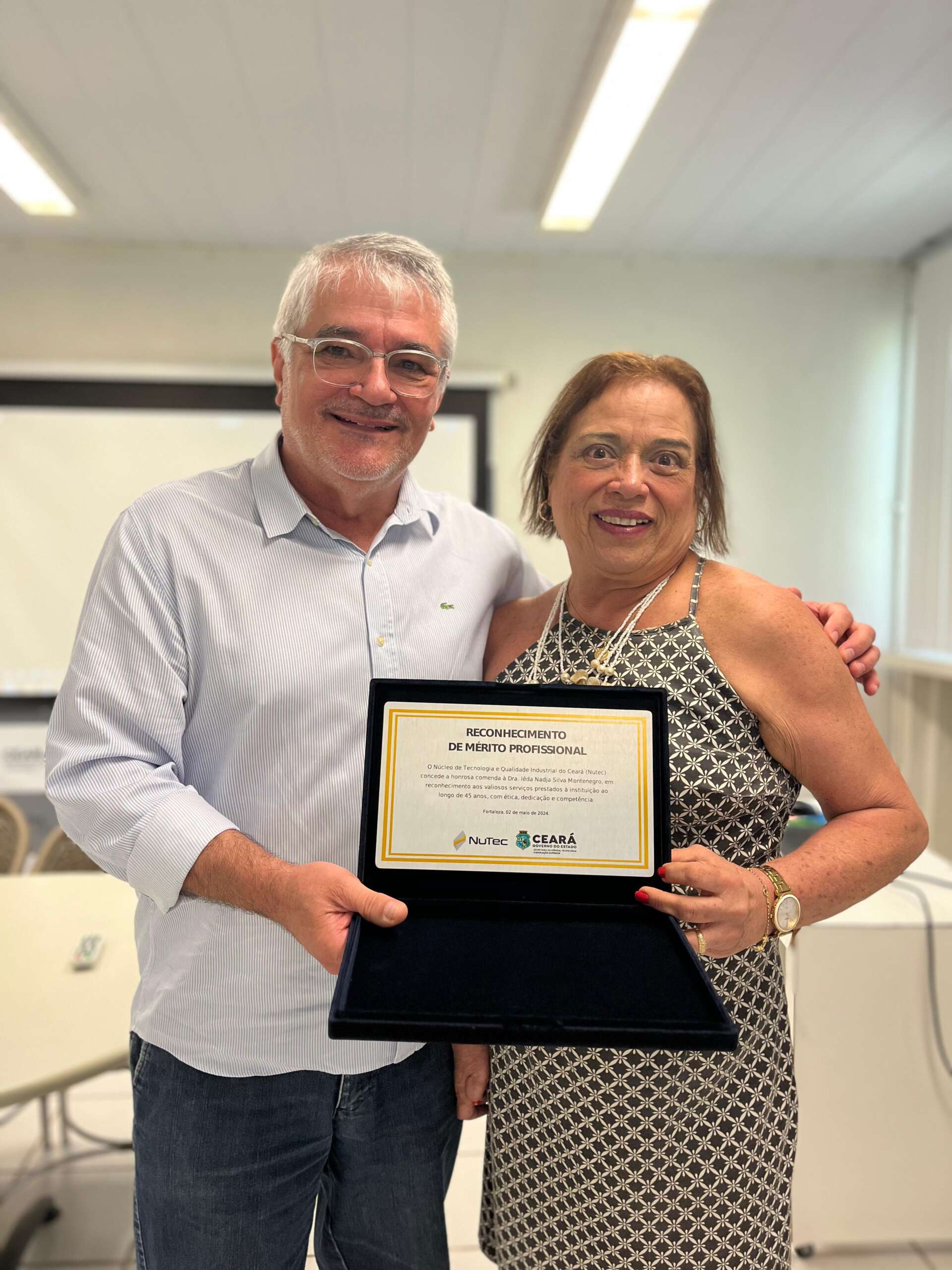 Servidora do Nutec recebe homenagem por 45 anos de contribuição à instituição