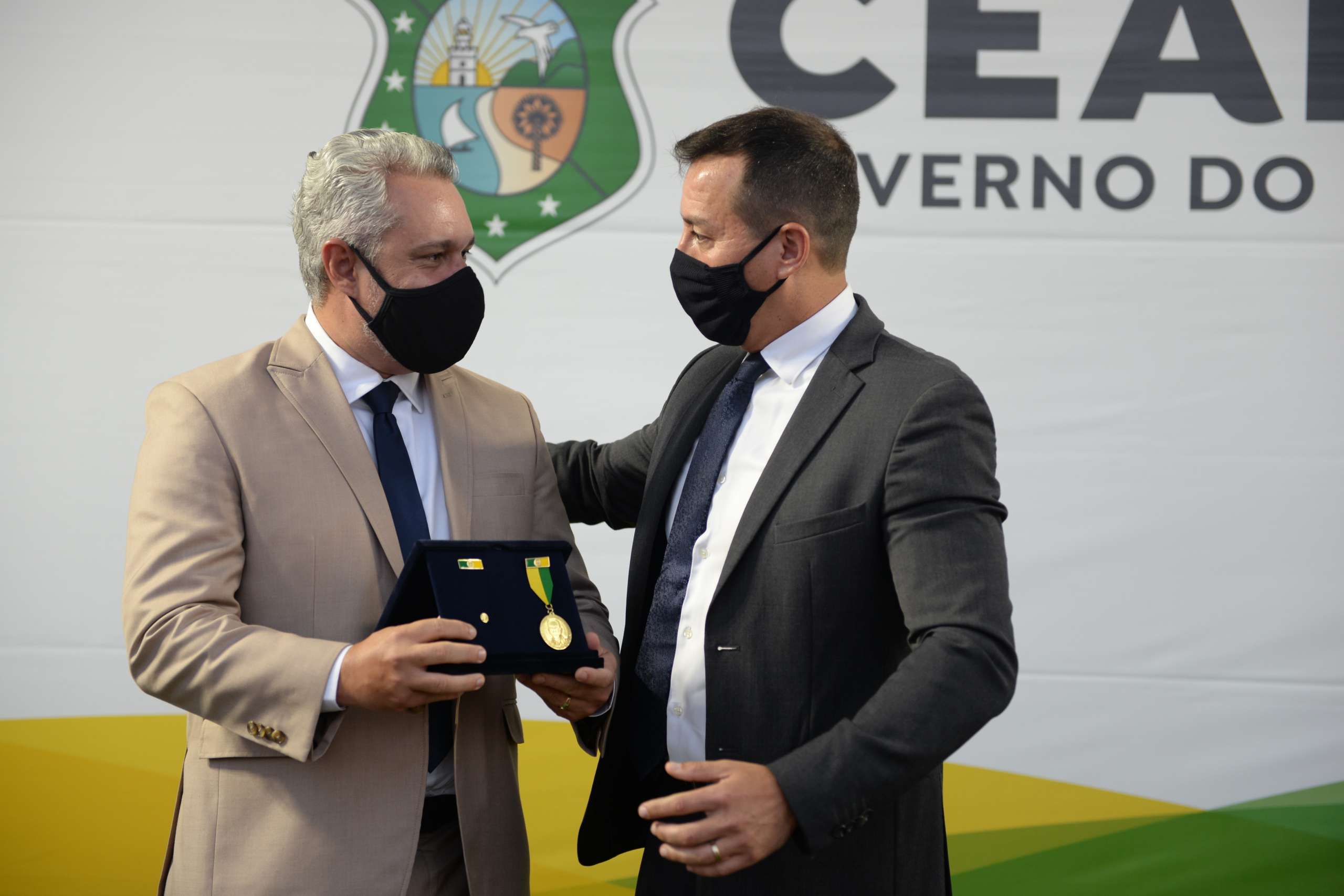 Perito geral e perito geral adjunto da Pefoce são homenageados em solenidade da SSPDS