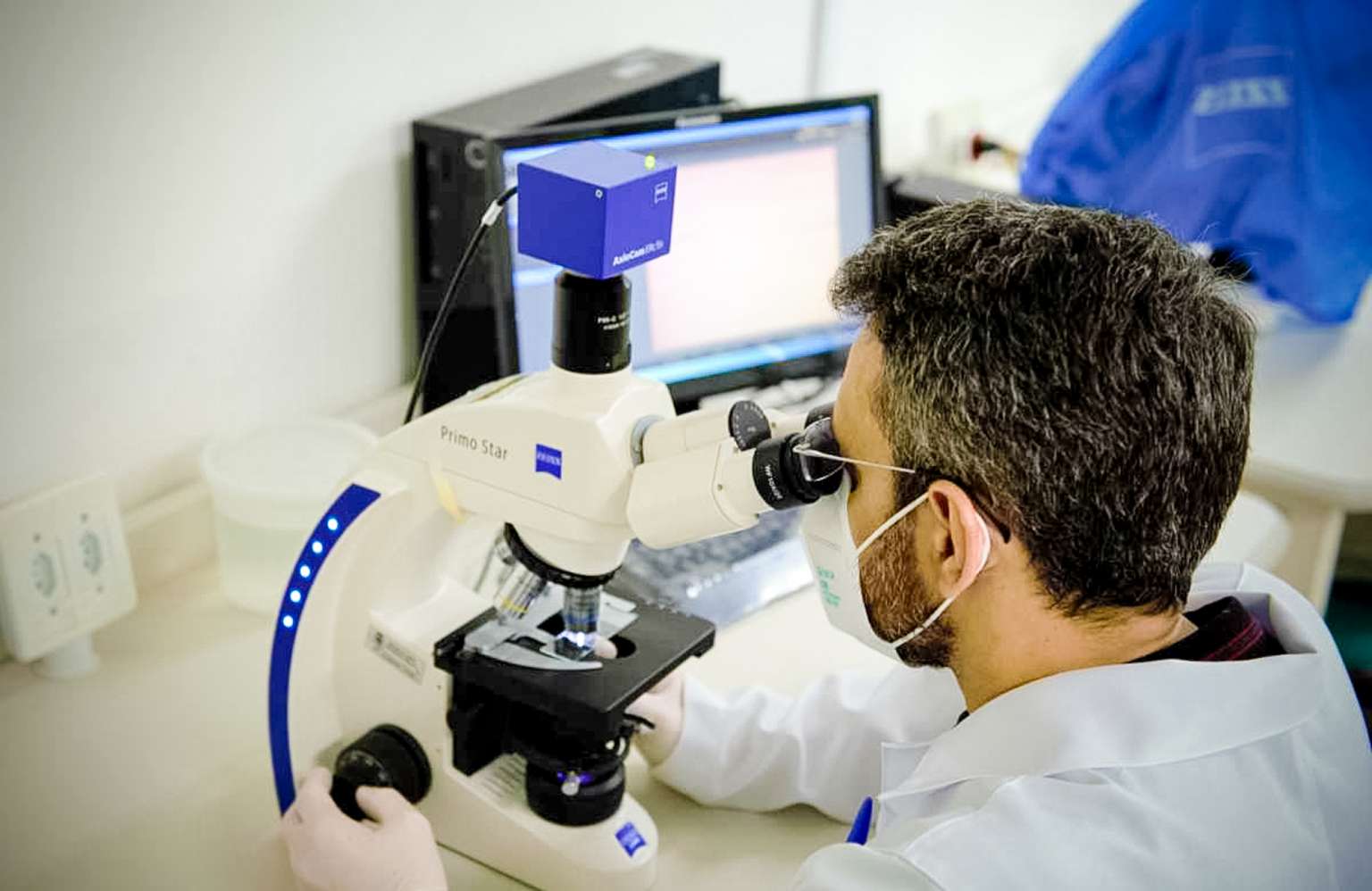 Dia do Farmacêutico: futuros peritos legistas falam da vontade de atuar em prol da elucidação de crimes