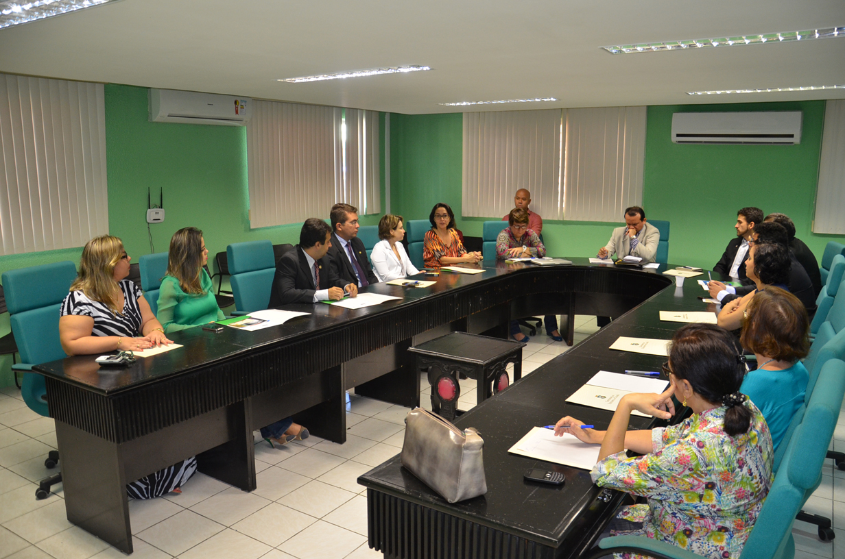 Novos integrantes do Comitê de Combate à Tortura tomam posse