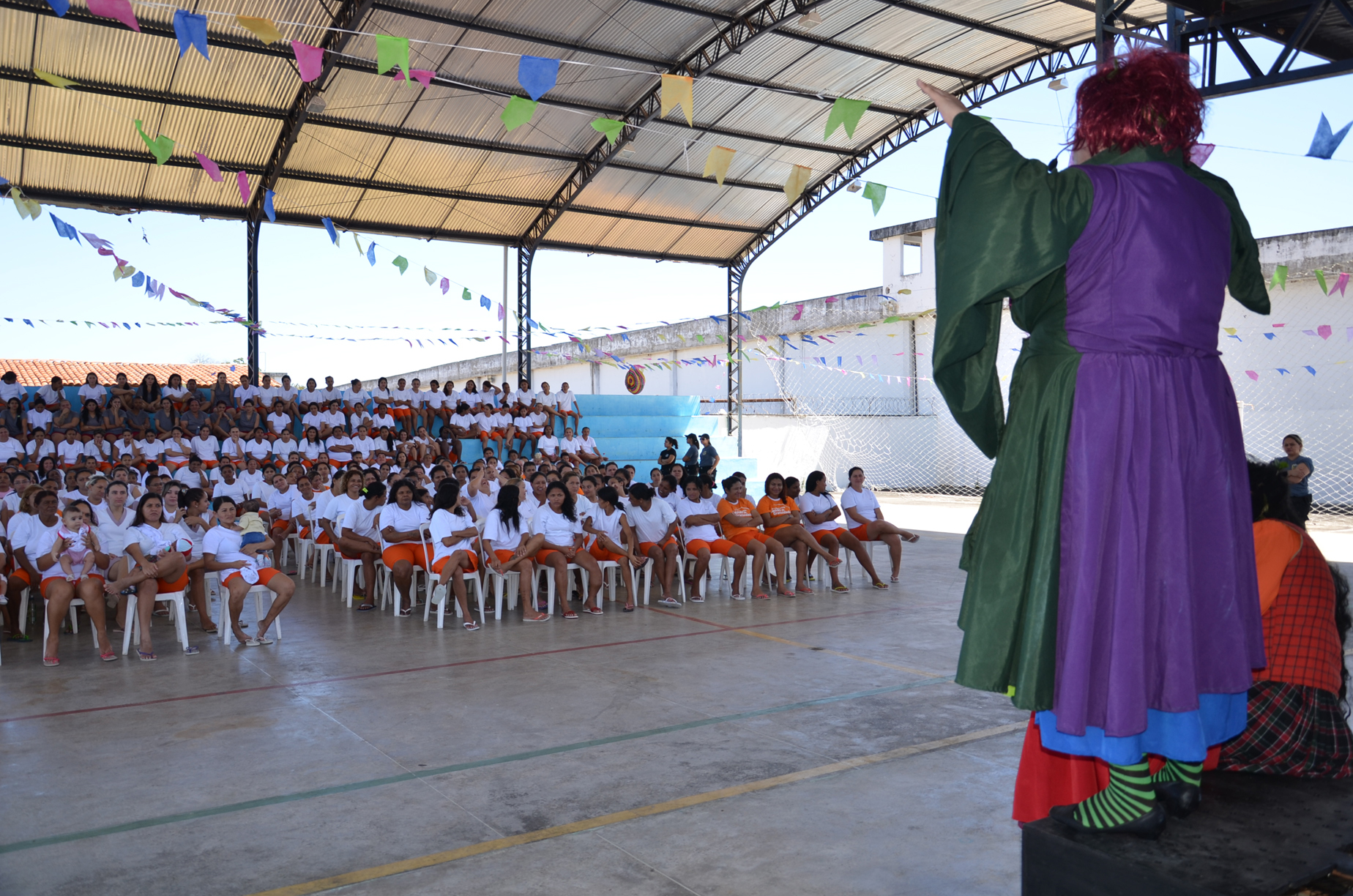 Mostra Transcendental leva mensagens de paz para presídios e hospitais
