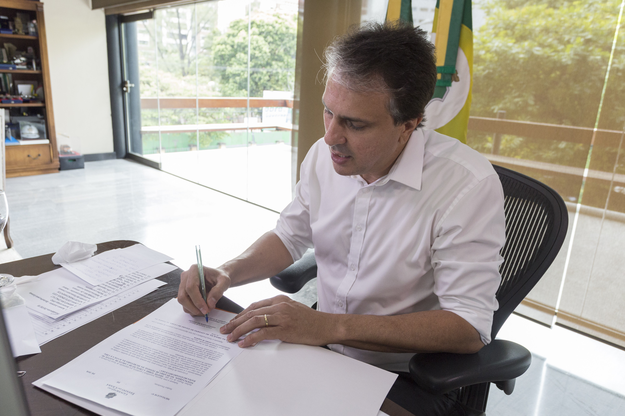Governador envia mensagem à AL para criação de 700 vagas de agente penitenciário no Estado