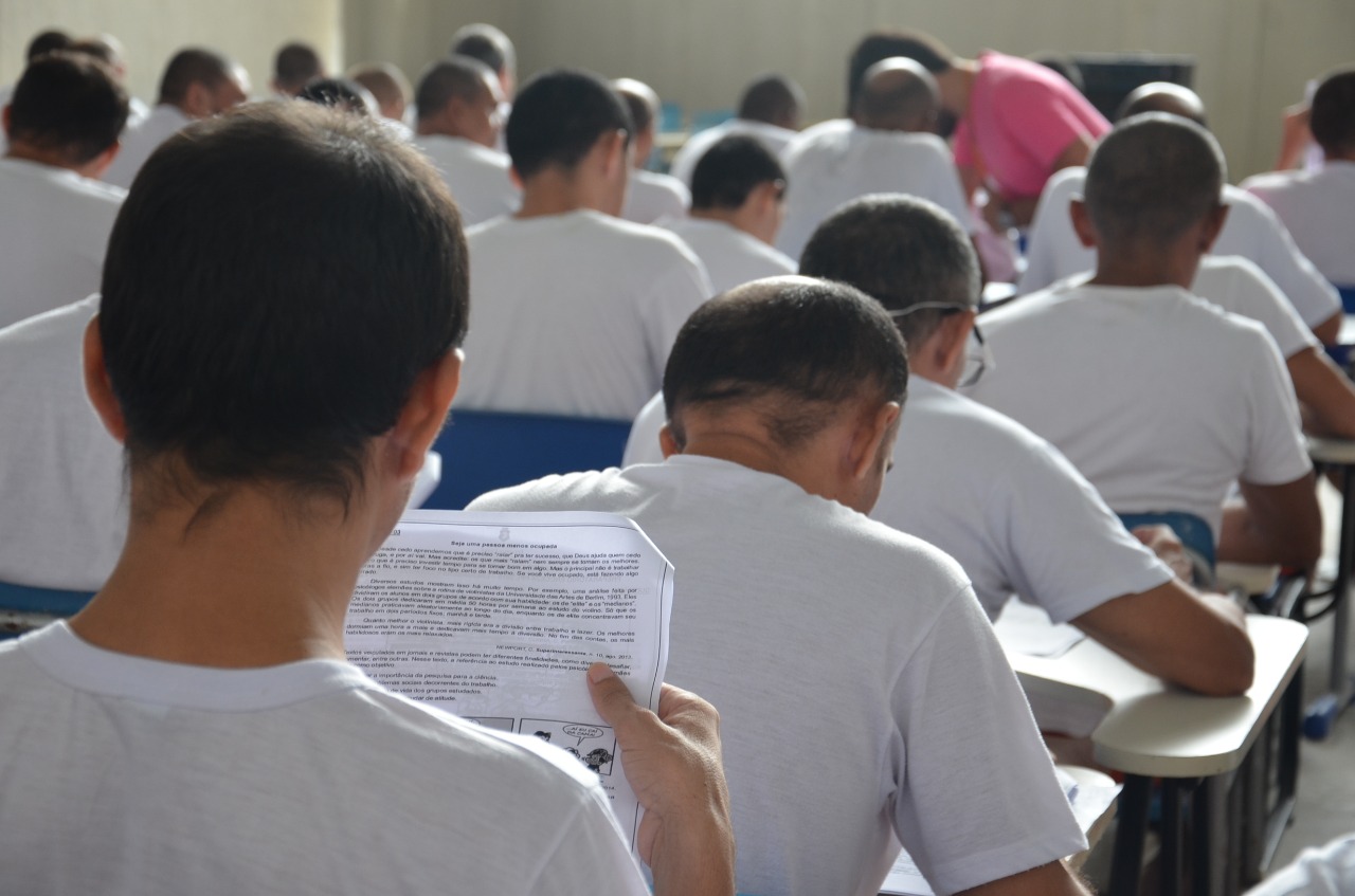 Aulões preparatórios para o ENCCEJA são realizados em 19 unidades prisionais do Ceará