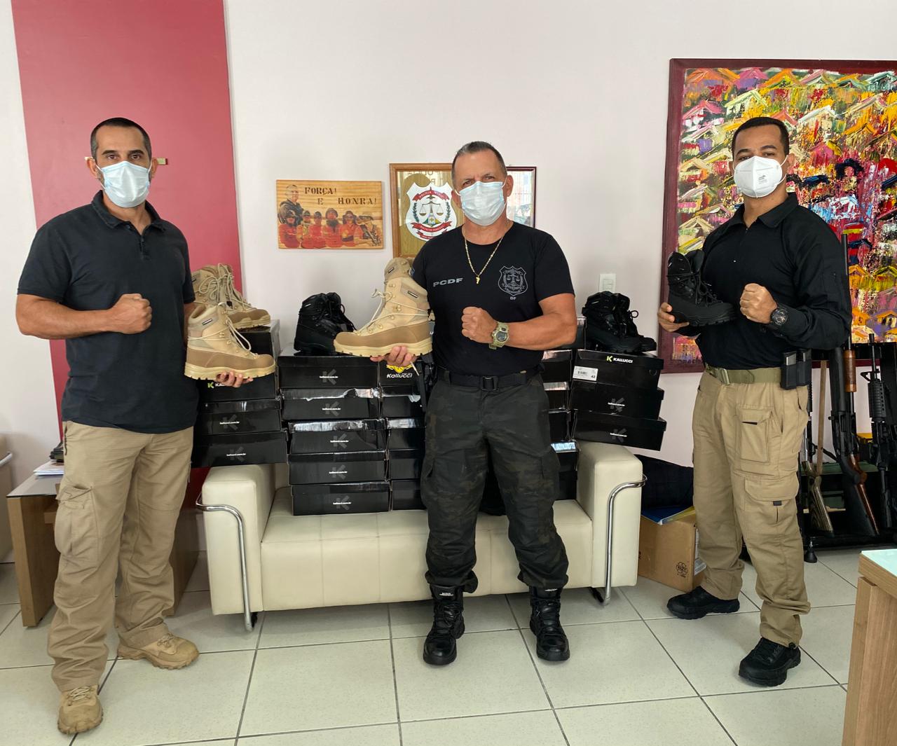 SAP inicia entrega de novos coturnos para todos os policiais penais do Estado