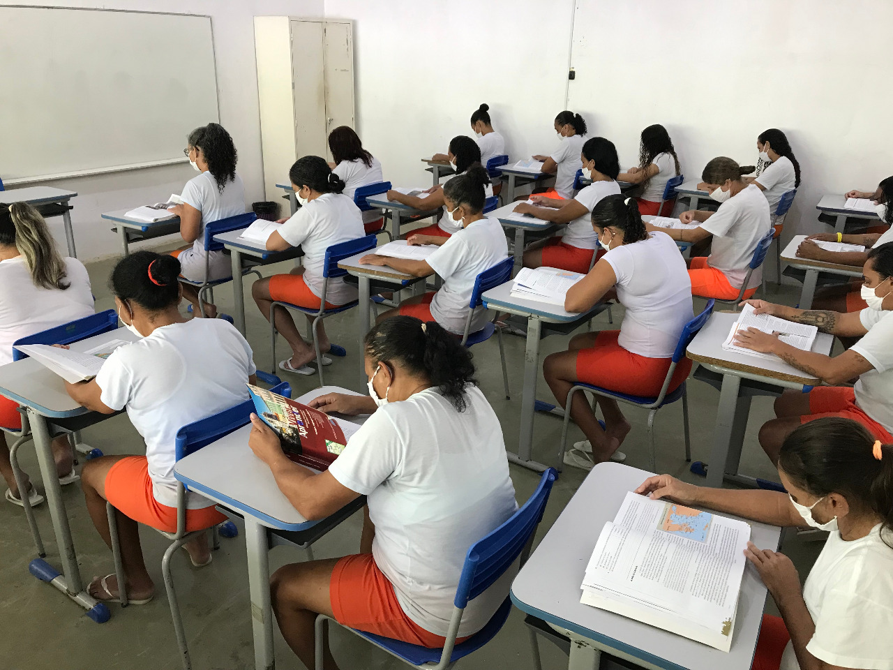 Cadeia Pública do Crato alcança meta histórica e tem 100% das internas em projetos de trabalho e estudo