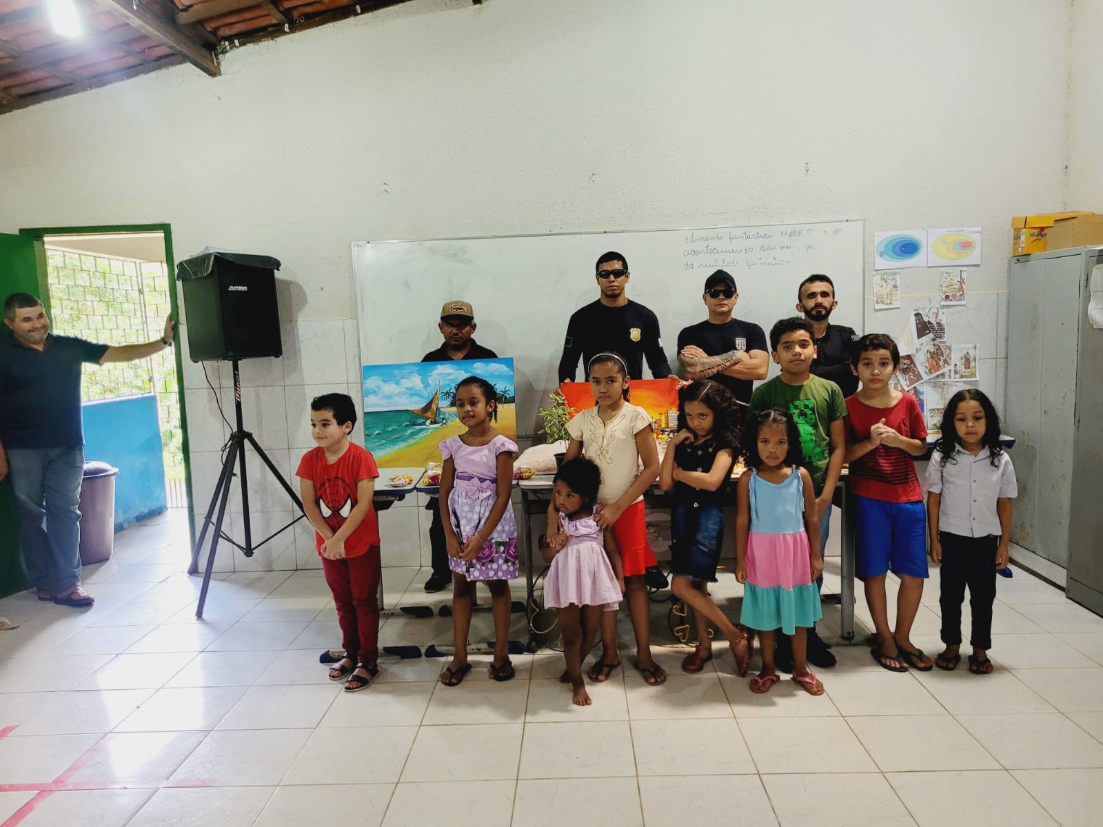 Policiais penais celebram a Páscoa com ato solidário para estudantes da cidade de Pacatuba