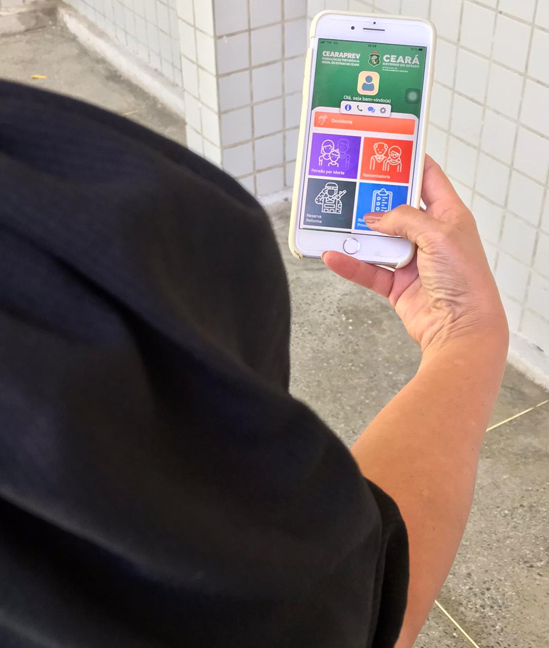 Servidores que entraram no sistema prisional em janeiro de 2022 devem realizar recadastramento e a prova de vida no CearaPrev on-line