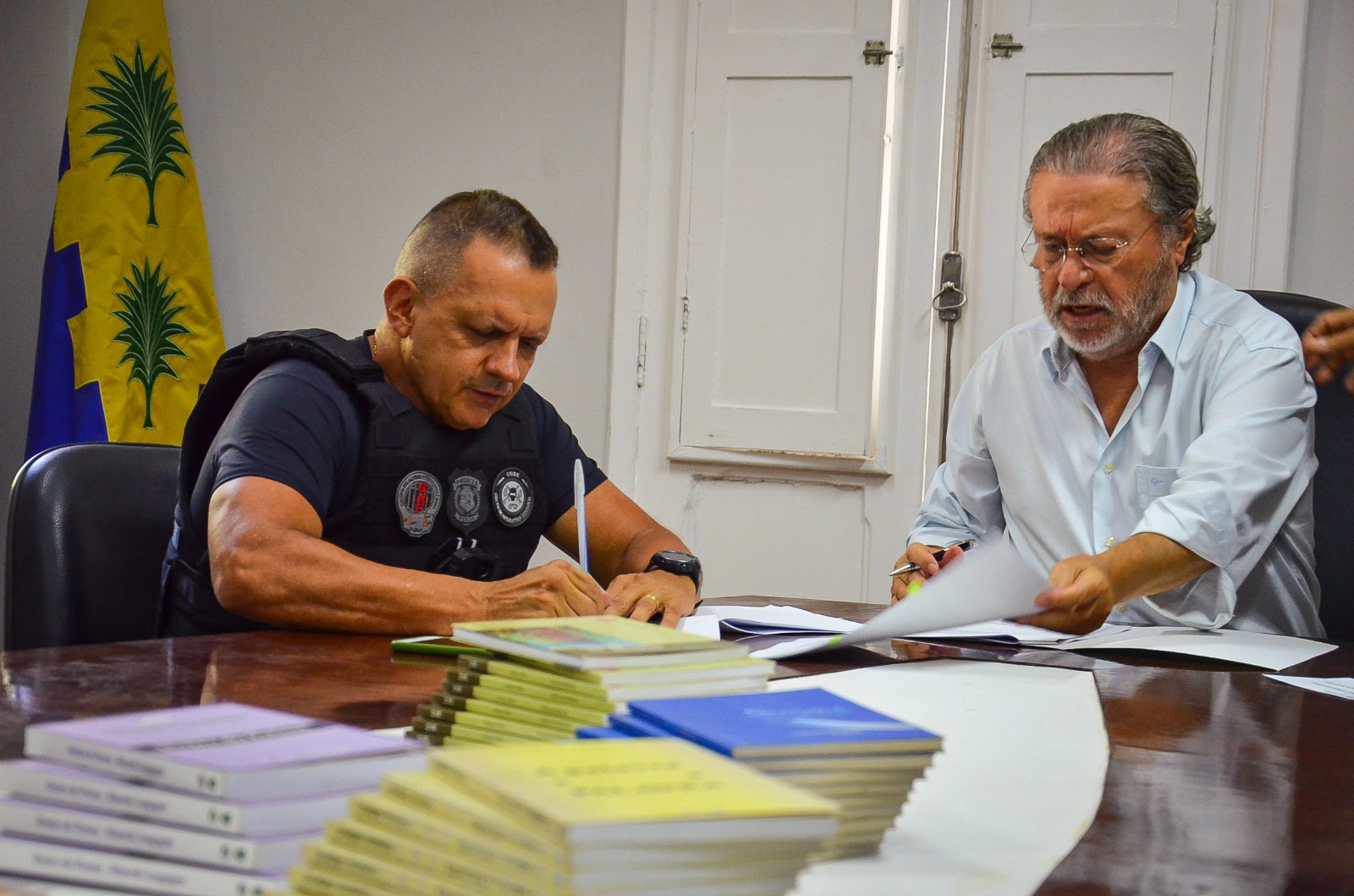 SAP e UFC assinam termo de cooperação para o desenvolvimento de ações que promovam o cuidado com a saúde mental dos policiais penais do Ceará