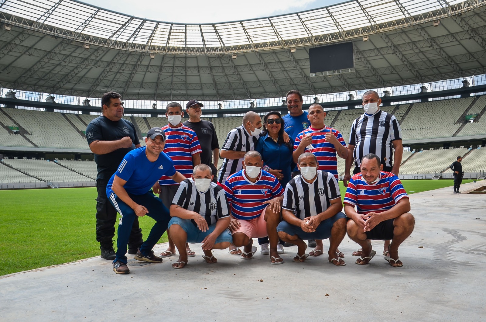 Desinternados do Instituto Psiquiátrico Governador Stênio Gomes conhecem Centro Cultural Arena Castelão