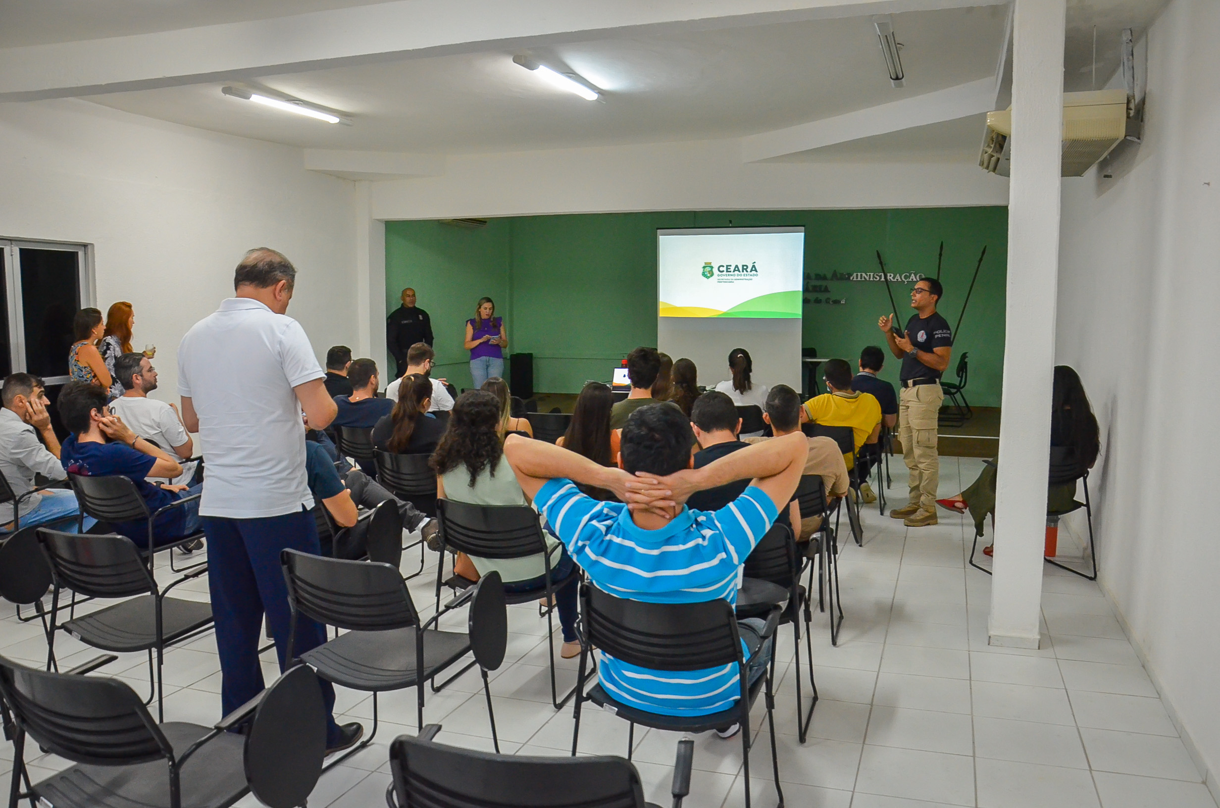 Juízes recém-empossados visitam unidade prisional feminina Auri Moura Costa e conhecem o núcleo de monitoramento de tornozelados da SAP