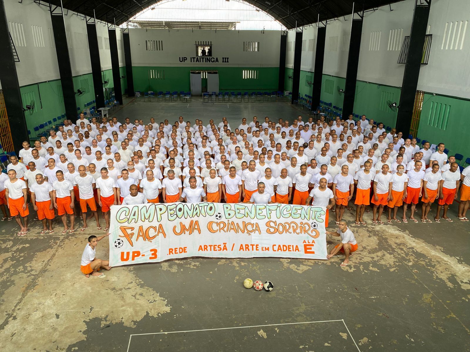 Internos da UP-Itaitinga3 produzem brinquedos através do artesanato e doam para crianças da Associação Peter Pan através de campeonato beneficente de futebol