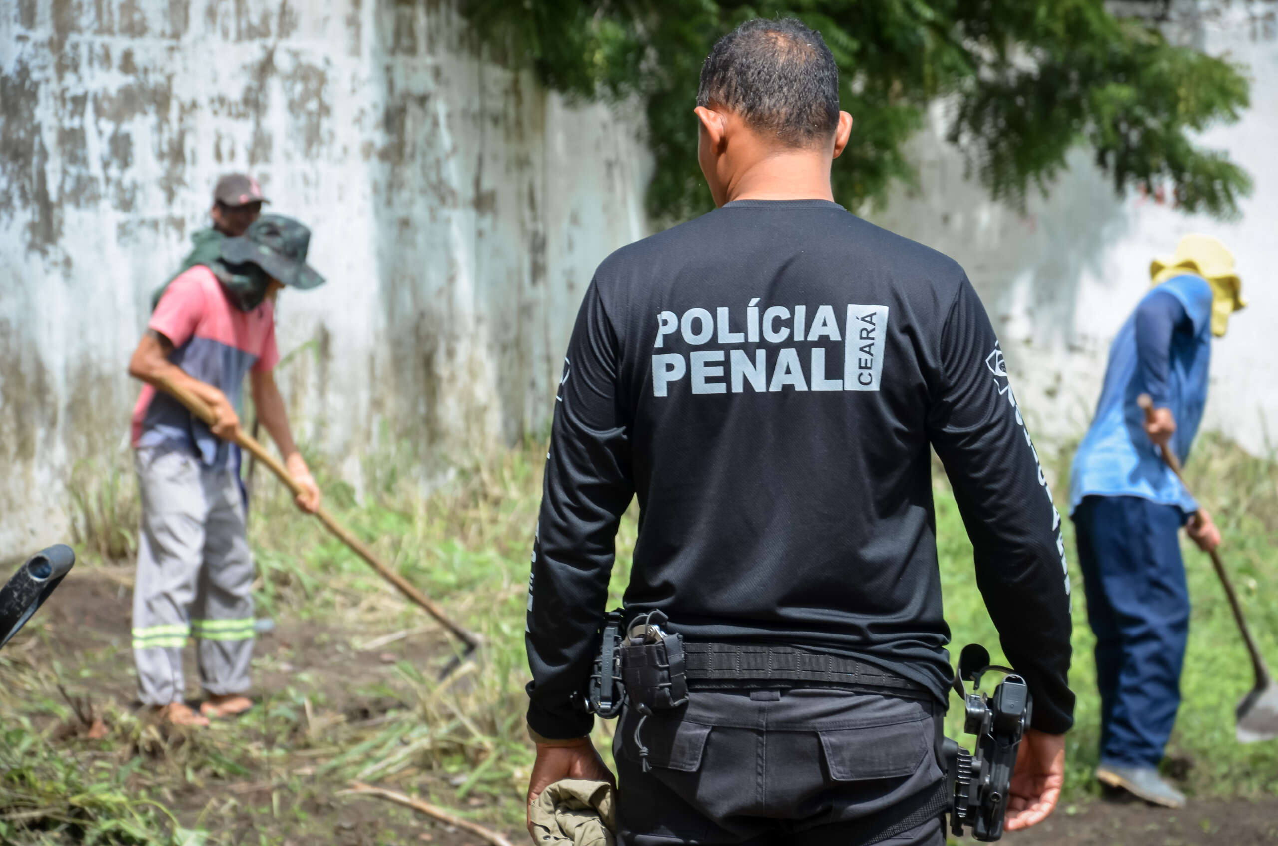 Egressos do sistema prisional cearense revitalizam a Escola de Ensino Médio em Tempo Integral Raul Tavares Cavalcante na cidade de Itaitinga