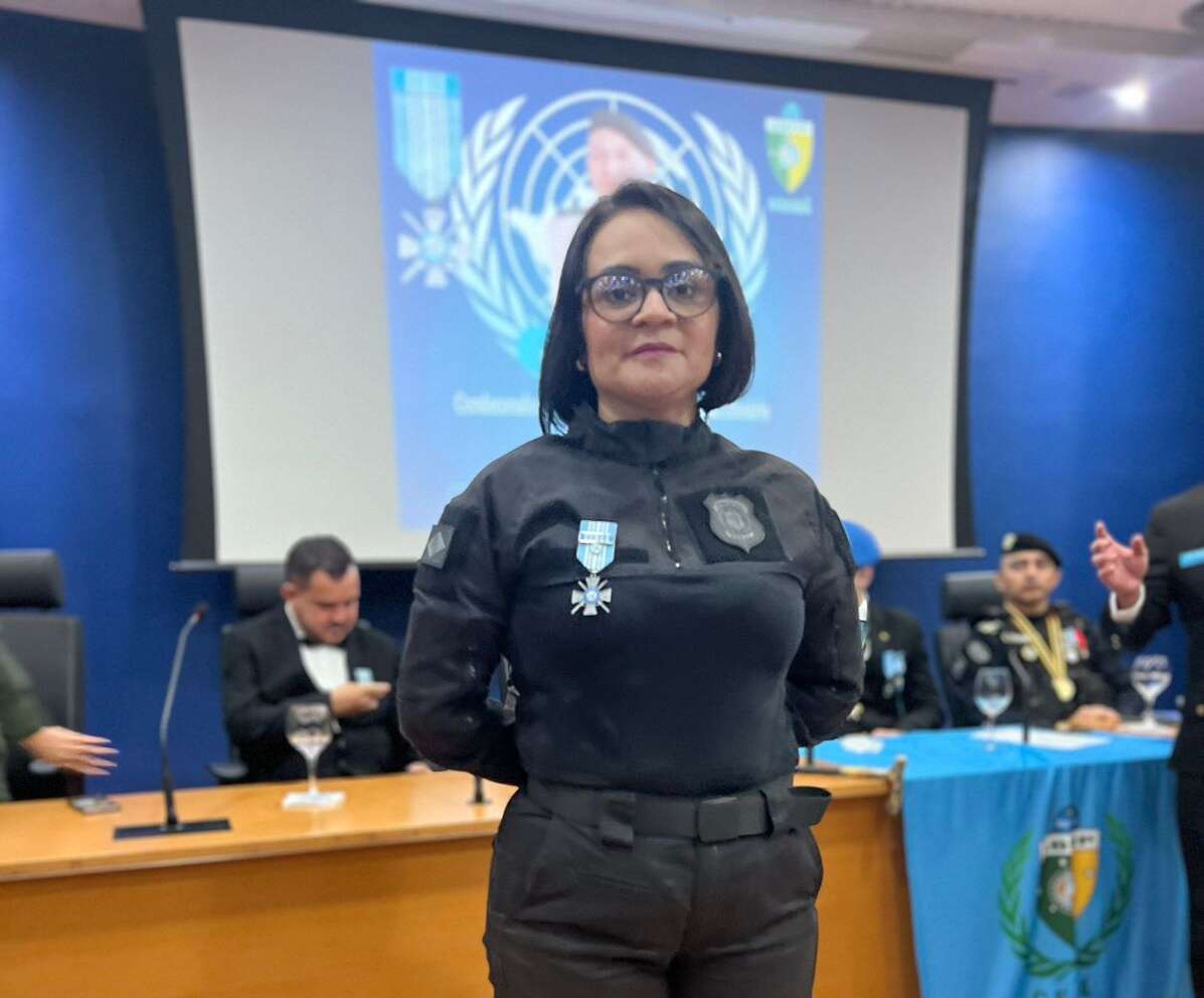 Policial Penal Luana Diógenes recebe Medalha Cinquentenário da Associação Brasileira das Forças Internacionais da Paz