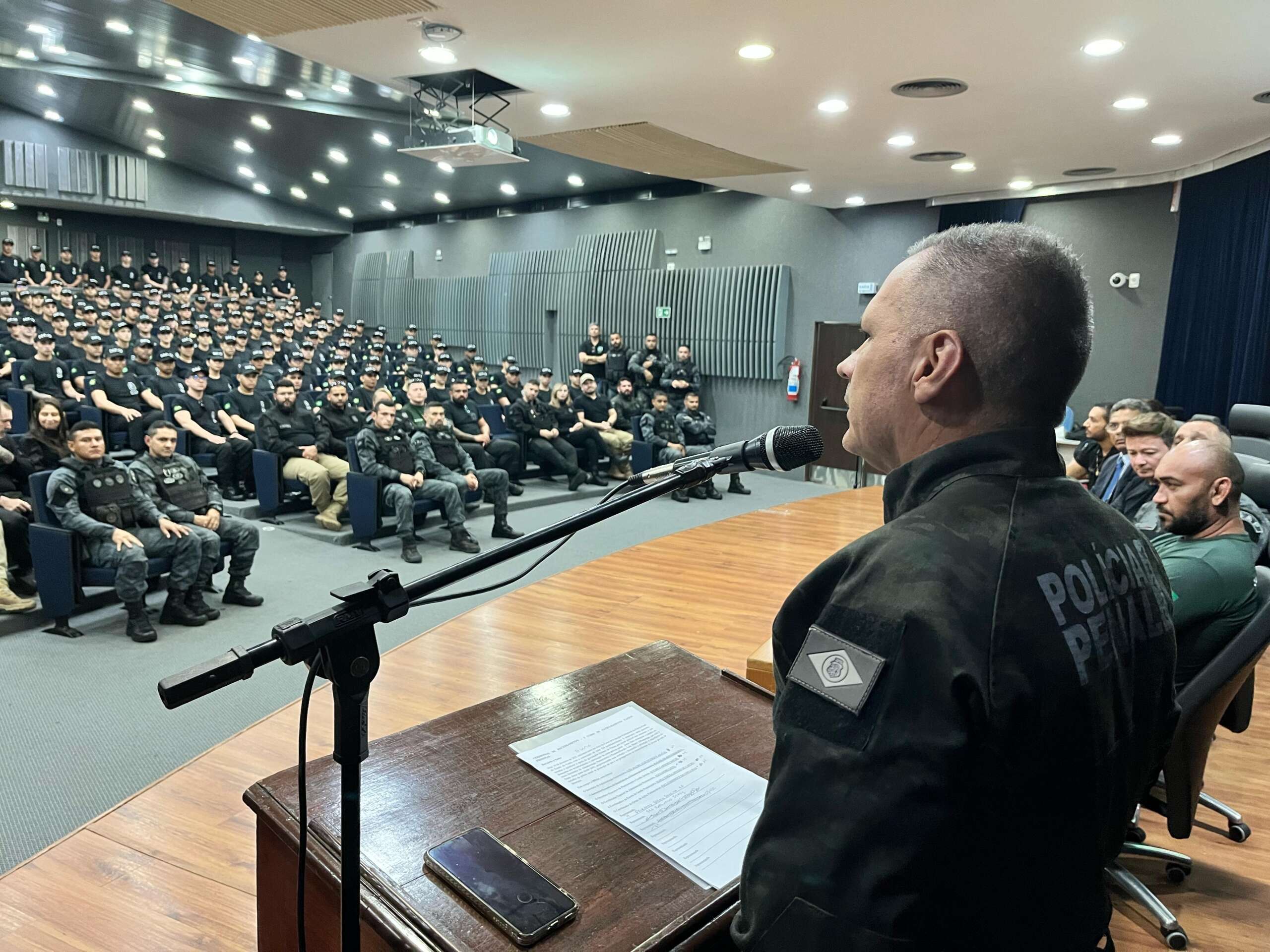 SAP inicia 2ª Turma do Curso de Formação Profissional dos novos policiais penais do Ceará com aula magna do secretário Mauro Albuquerque