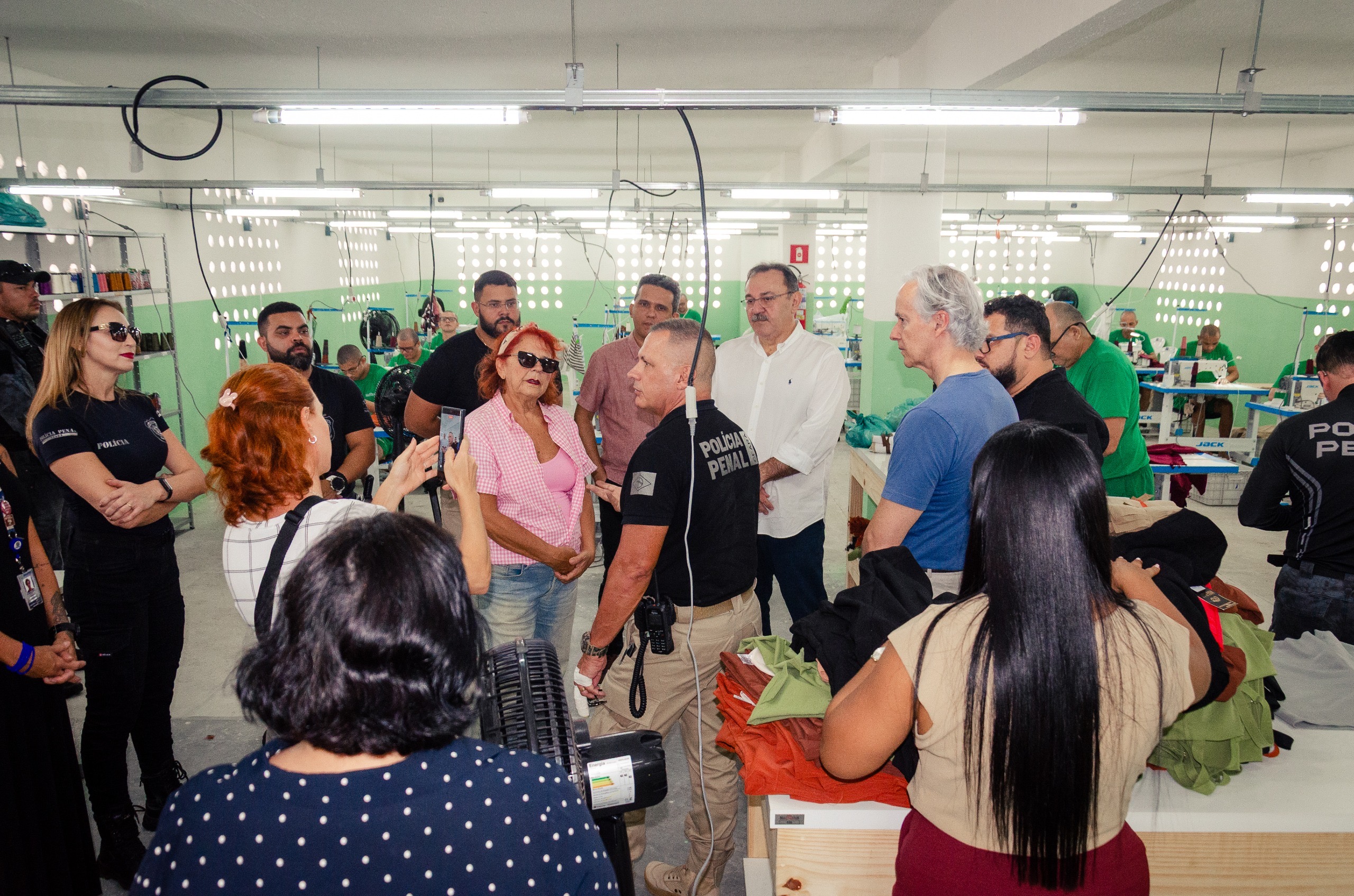 SAP recebe comitiva da Fecomércio e apresenta projetos de ressocialização no sistema prisional do Ceará