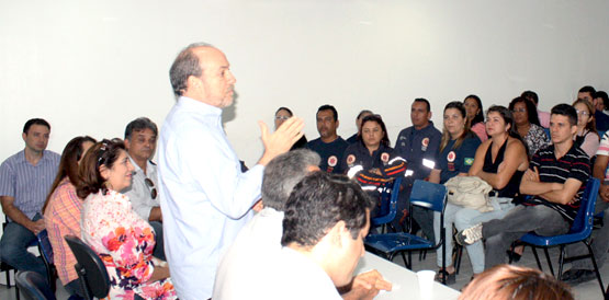 Arruda Bastos destaca integração em reunião de trabalho no SAMU Polo I