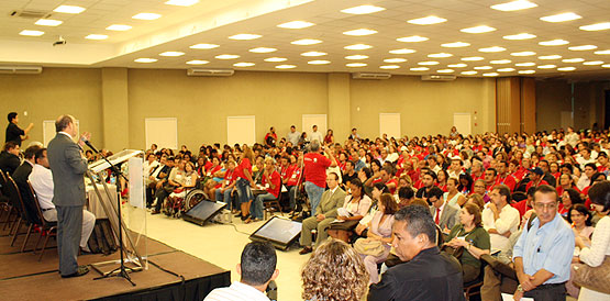 Defensores do SUS lotam auditório da 6ª Conferência de Saúde
