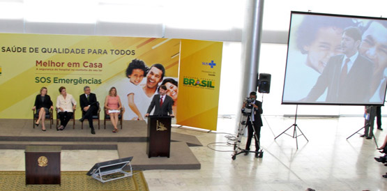 Governador e Arruda Bastos participam do lançamento de programas federais