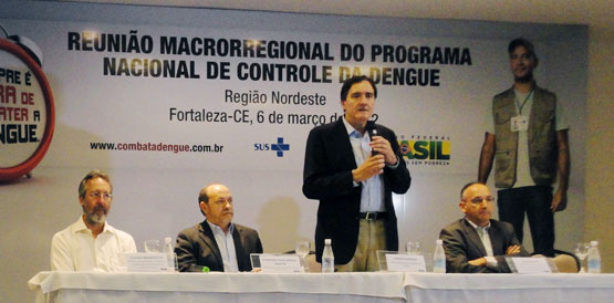 Casos de dengue diminuem, mas “batalha não está ganha”