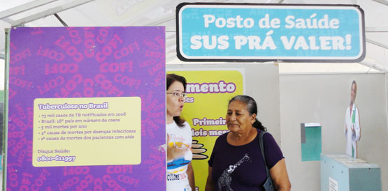Mostra vai a terminais e shopping para informar sobre tuberculose