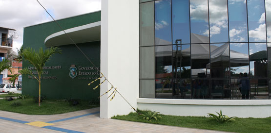 Cid entrega à população CEO regional em Limoeiro do Norte