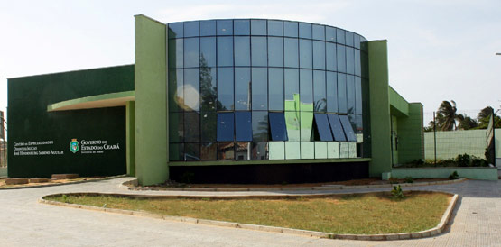 Cid Gomes entrega em Camocim o 12º CEO regional