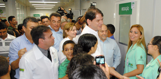 Na UPA população tem atendimento digno e de graça, diz governador