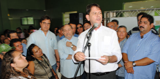 Cid Gomes inaugura oitava policlínica em Aracati