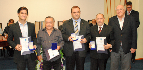 Secretário é homenageado com medalha pela Santa Casa
