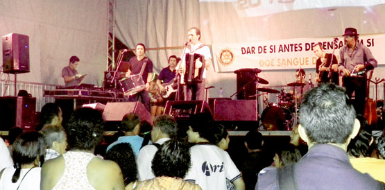 Sanfoneiro Waldonys atrai doadores de sangue para o Hemoce