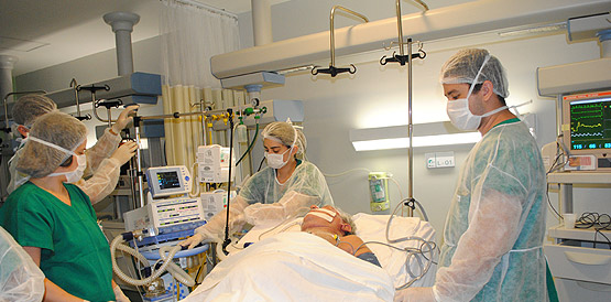 Primeiro paciente da UTI do Hospital Regional Norte é um aposentado