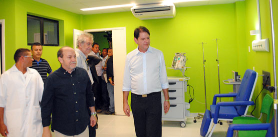 Cid inaugura policlínica em Campos Sales e anuncia CEO