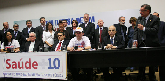 Saúde + 10: 1,8 milhão de assinaturas são entregues à Câmara dos Deputados