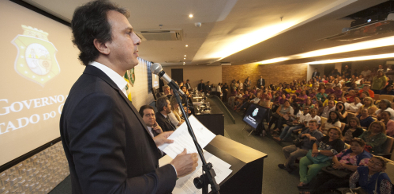 Governador assegura equiparação salarial em solenidade de sanção da Lei do Piso dos agentes de saúde