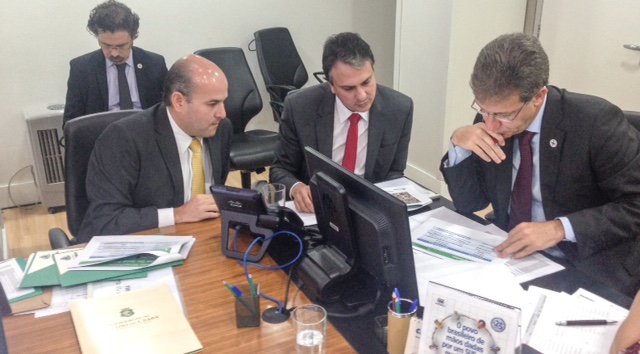 Governador se reúne com ministro da Saúde; R$ 25,7 milhões são liberados para o Ceará