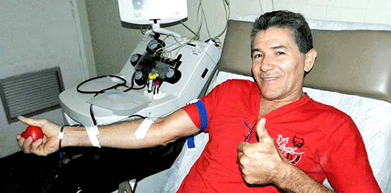Henrique tem 53 anos de vida e há 31 anos é doador de sangue