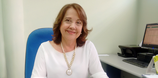Liana Perdigão Mello é a nova diretora do Laboratório Central de Saúde Pública