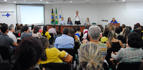 Profissionais de saúde debatem políticas públicas de prevenção ao suicídio