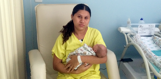 Mãe comemora recuperação do filho no HRN