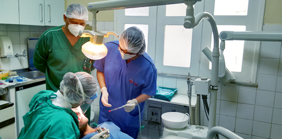 Cuidados odontológicos evitam infecções em pacientes do HSJ