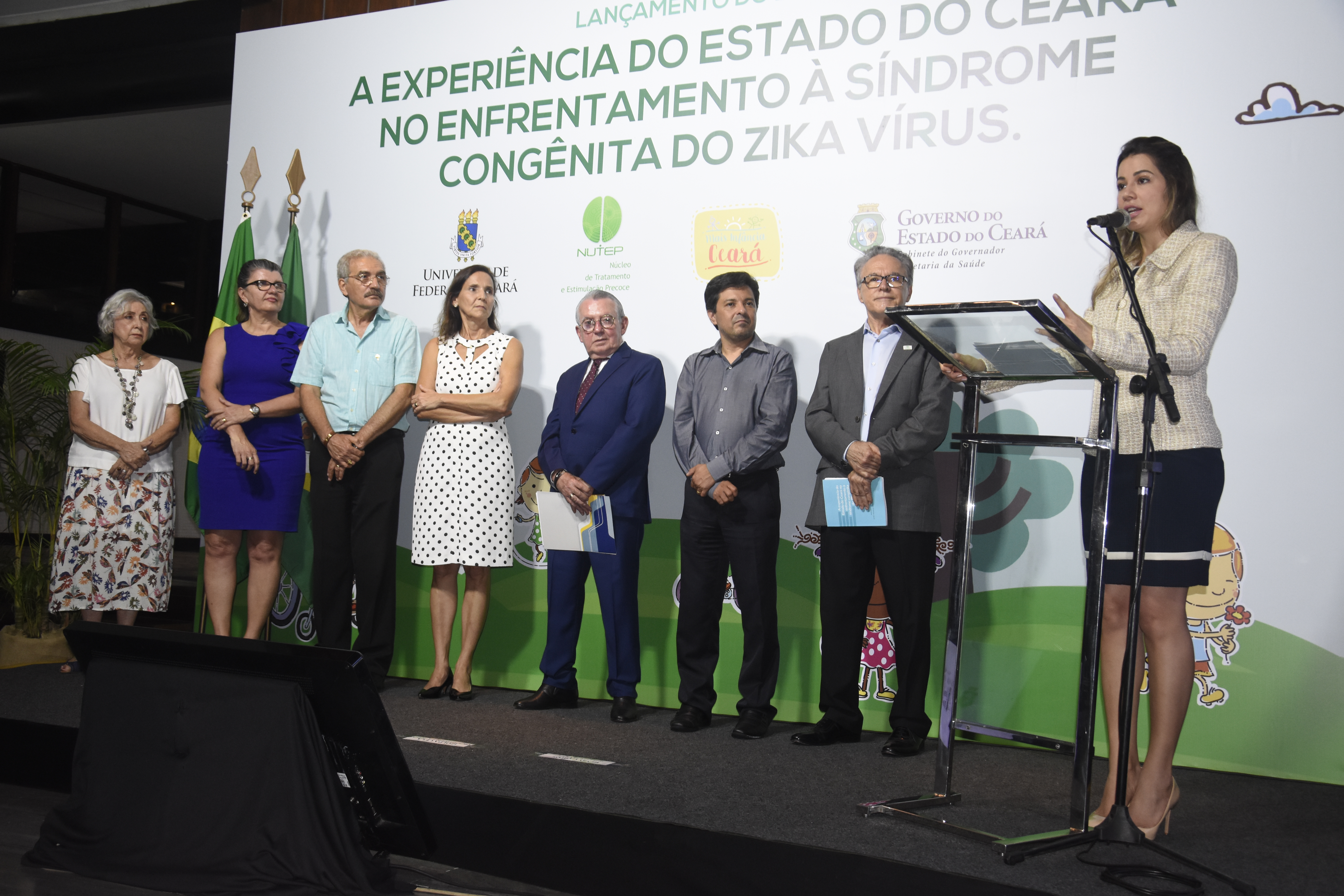 Livro sobre experiência do Ceará no enfrentamento ao Zika Vírus é lançado